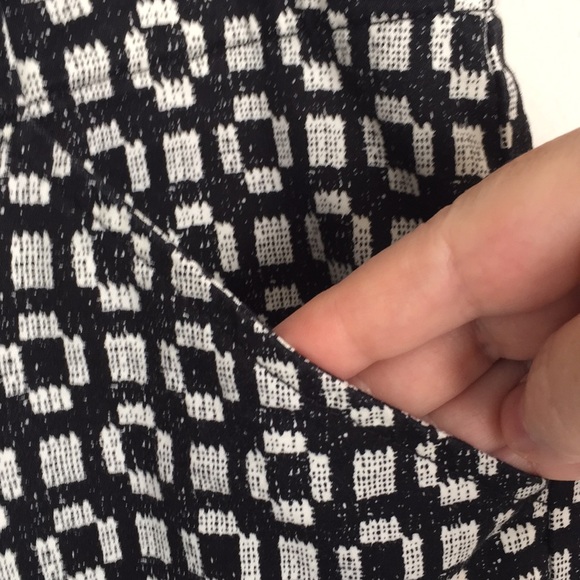 Lee Midrise Patterned Shorts  Size 8 - Picture 5 of 6